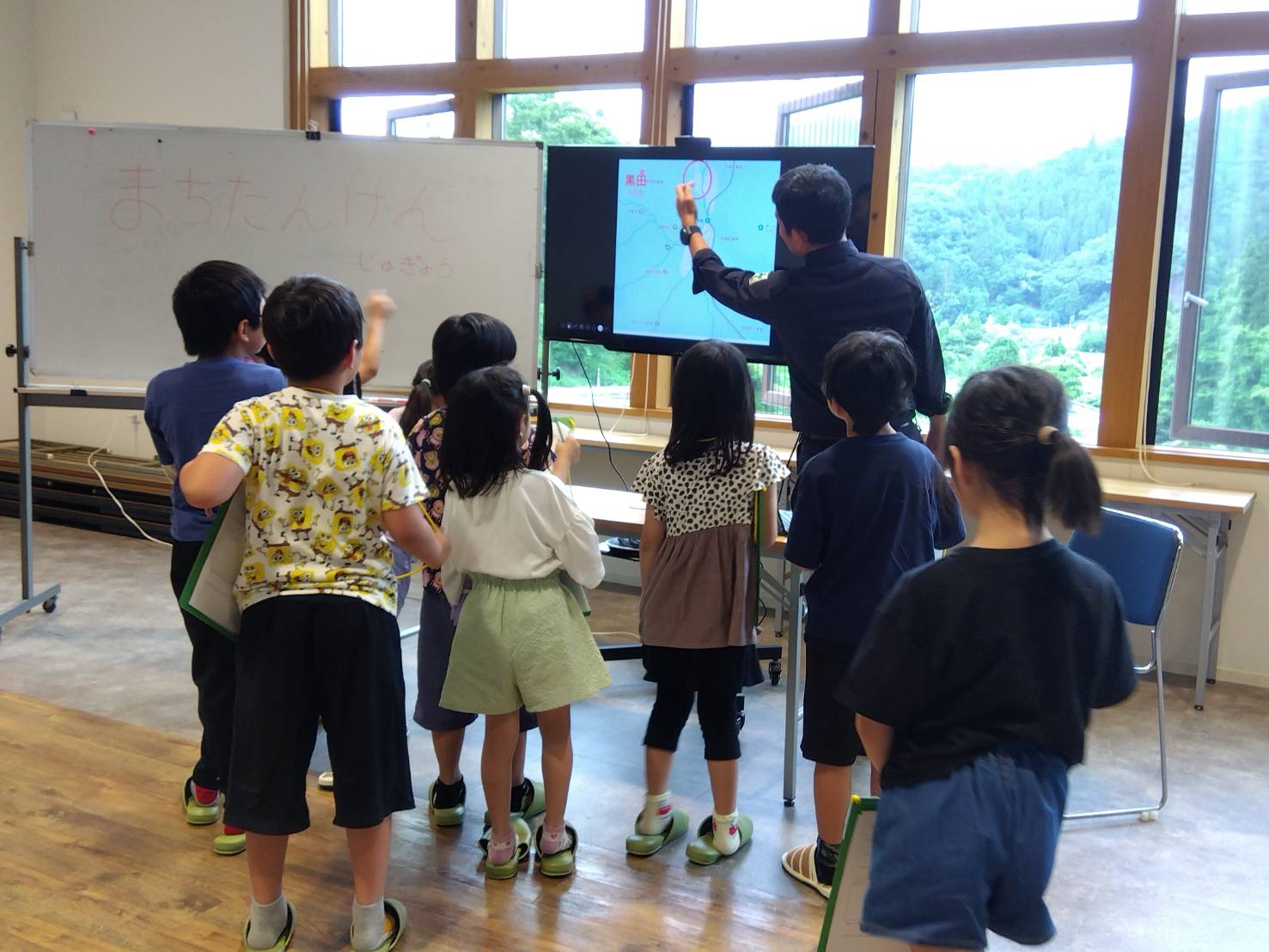 兎塚小学校まちたんけん授業を行いました